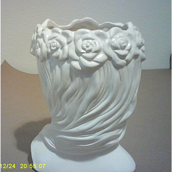 Sculpted Jardiniere English Romance Flower Vase Head Planter by Ashland Flower - Picture 5 of 6